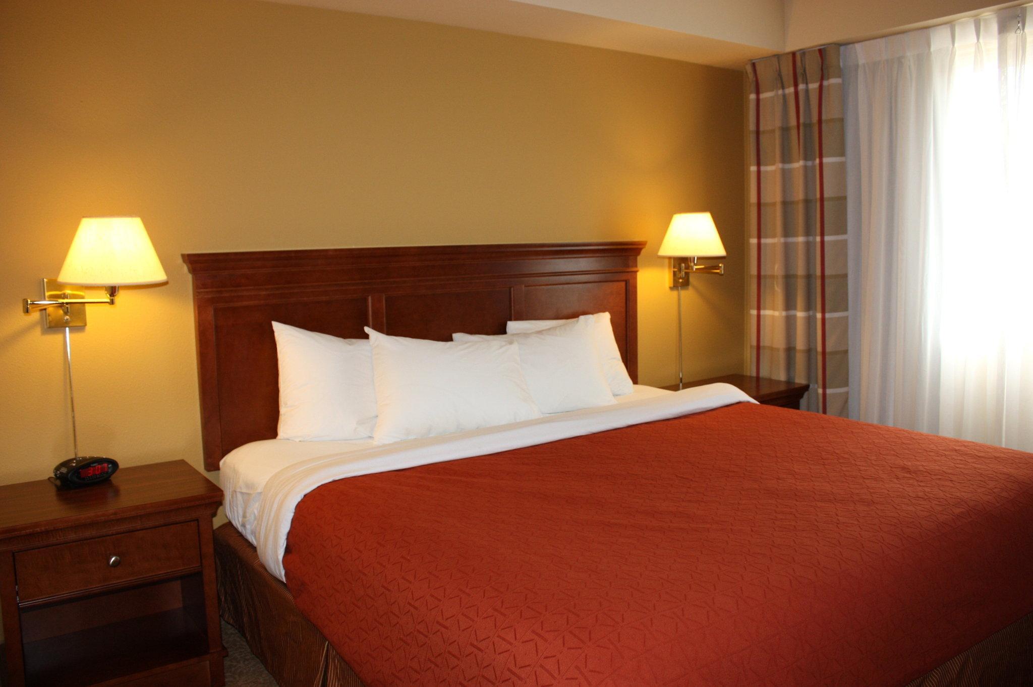 Travelodge Suites By Wyndham Regina - Eastgate Bay Екстериор снимка