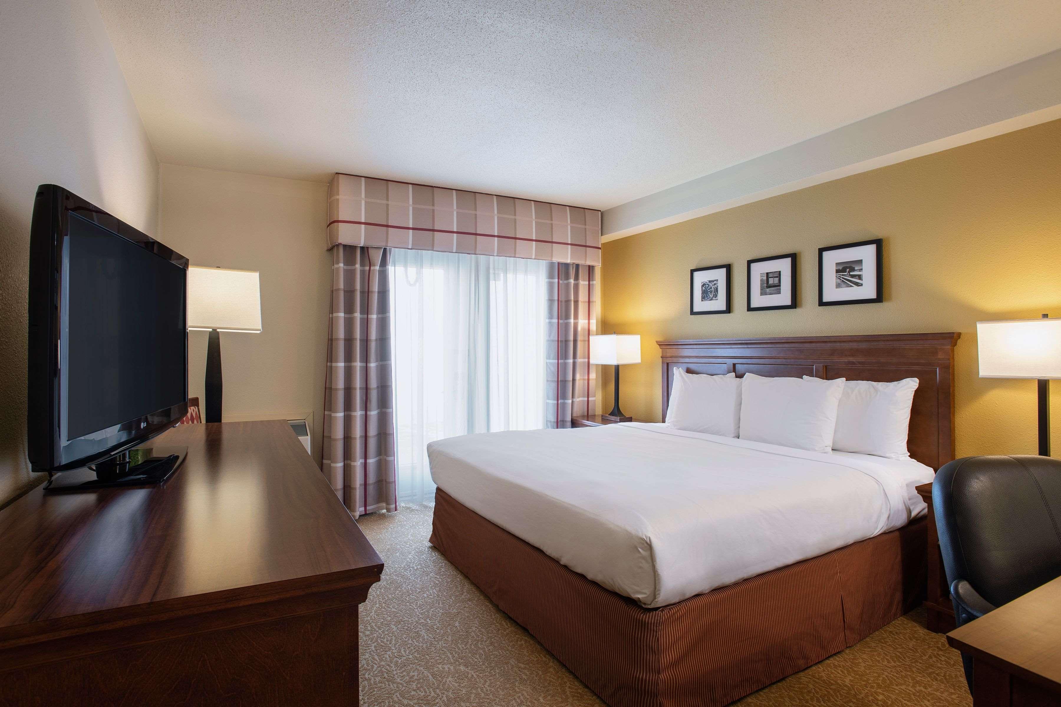 Travelodge Suites By Wyndham Regina - Eastgate Bay Екстериор снимка