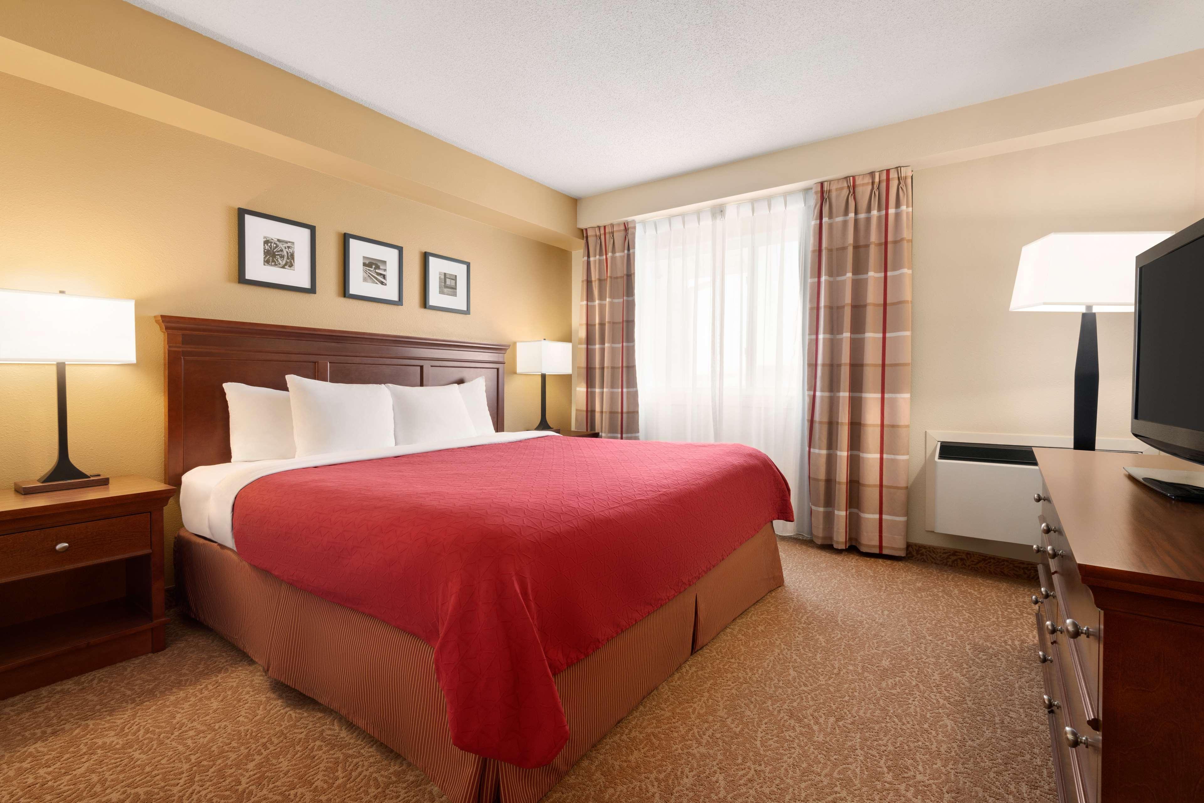 Travelodge Suites By Wyndham Regina - Eastgate Bay Екстериор снимка