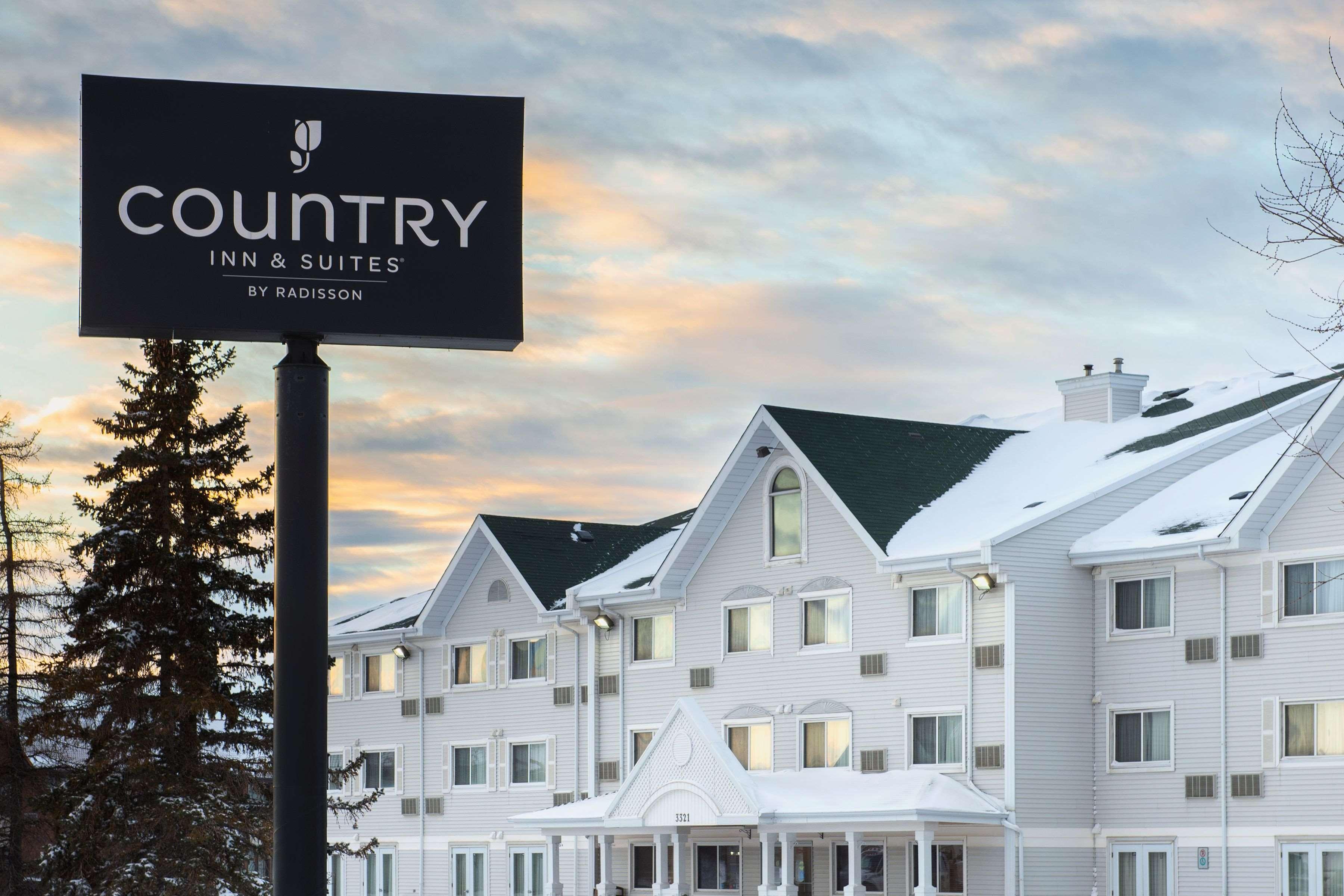 Travelodge Suites By Wyndham Regina - Eastgate Bay Екстериор снимка