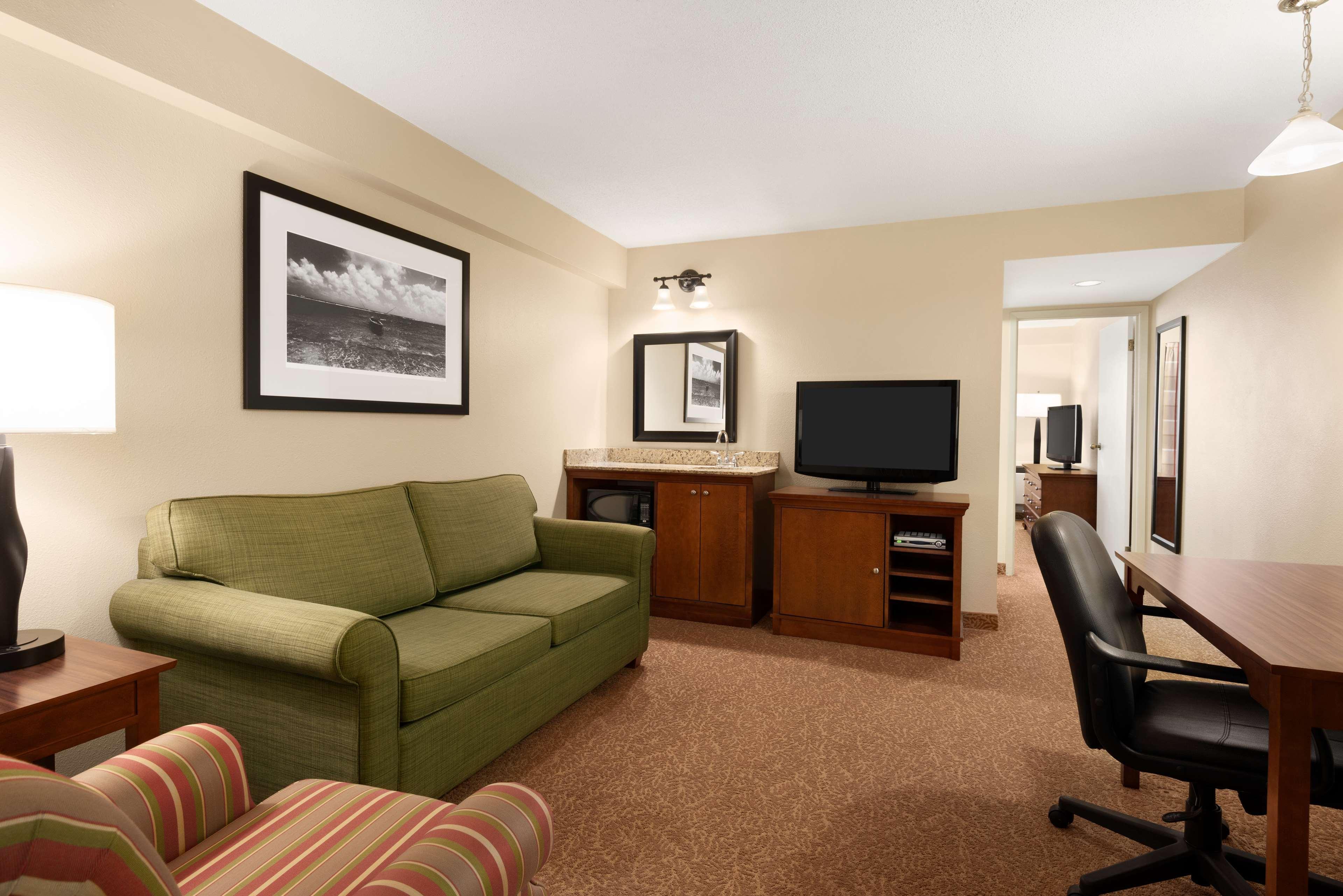 Travelodge Suites By Wyndham Regina - Eastgate Bay Екстериор снимка