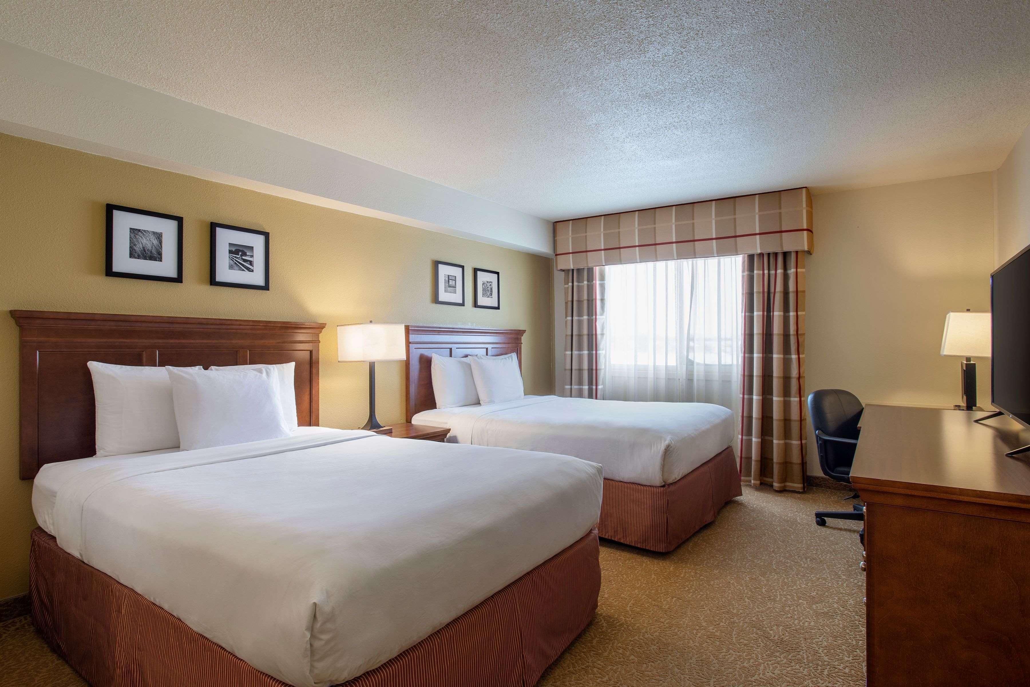 Travelodge Suites By Wyndham Regina - Eastgate Bay Екстериор снимка