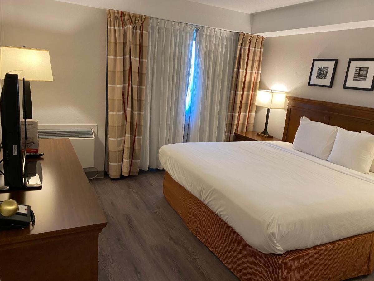 Travelodge Suites By Wyndham Regina - Eastgate Bay Екстериор снимка