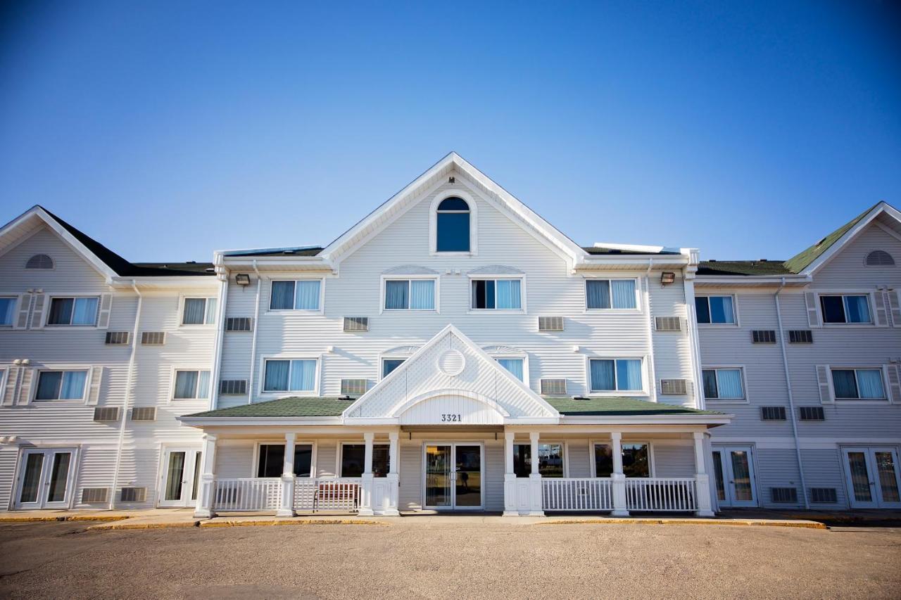 Travelodge Suites By Wyndham Regina - Eastgate Bay Екстериор снимка