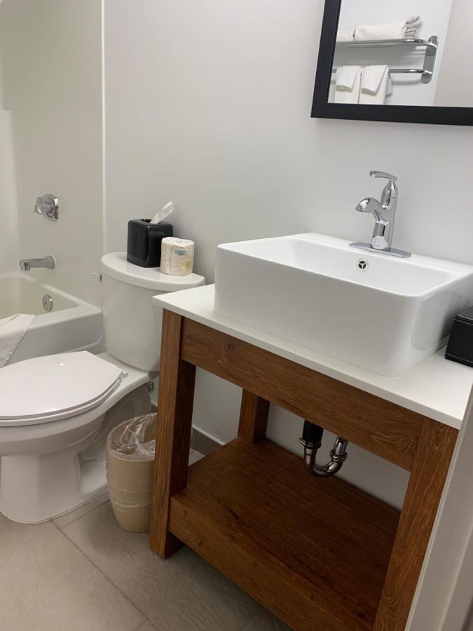 Travelodge Suites By Wyndham Regina - Eastgate Bay Екстериор снимка