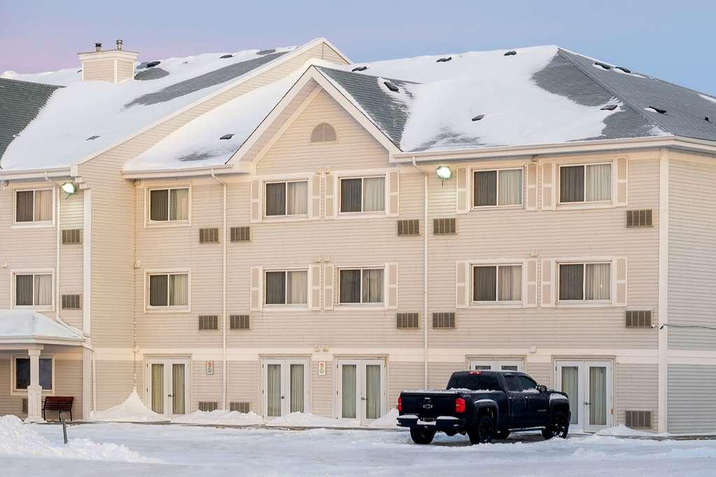 Travelodge Suites By Wyndham Regina - Eastgate Bay Екстериор снимка